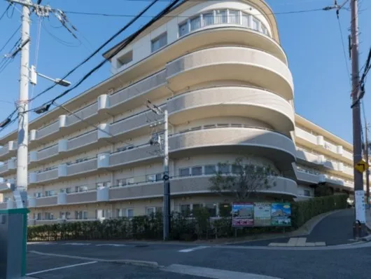 チャームスイート緑地公園