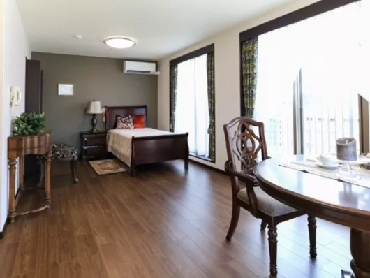 ロングライフ・クイーンズ　静岡呉服町