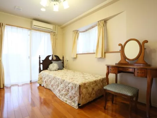 ロングライフ・クイーンズ塩屋