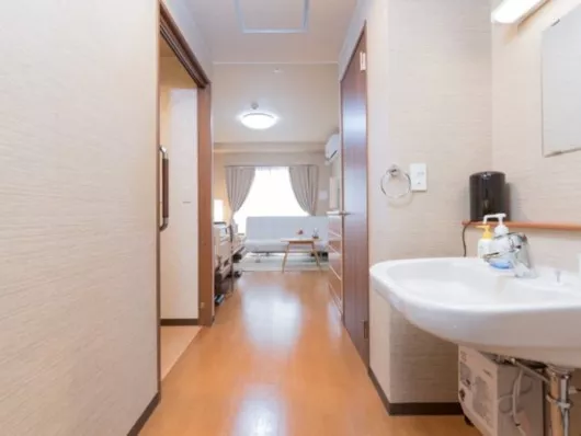 ロイヤルホーム柴原