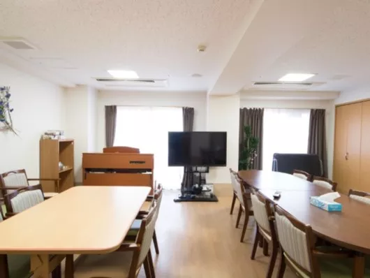 サービス付高齢者向け住宅すまいるらいふ