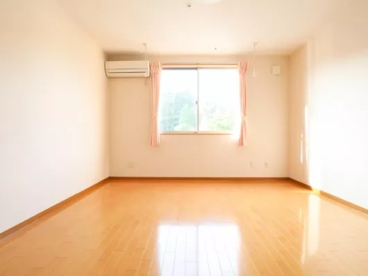 シニアホームこもれび